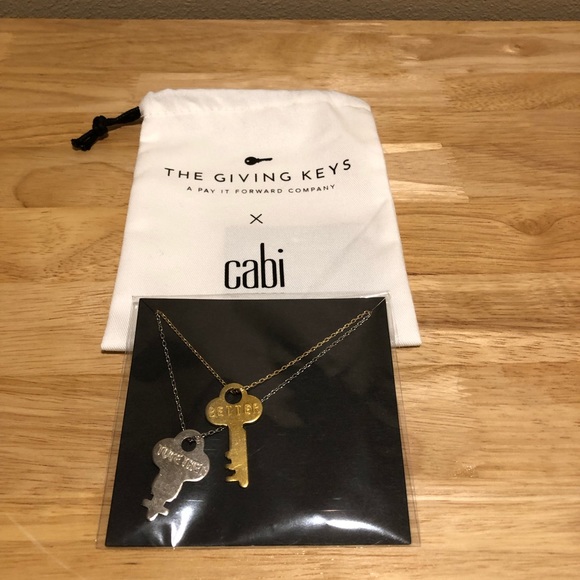 NIB Cabi Tribute Necklace - Picture 4 of 5